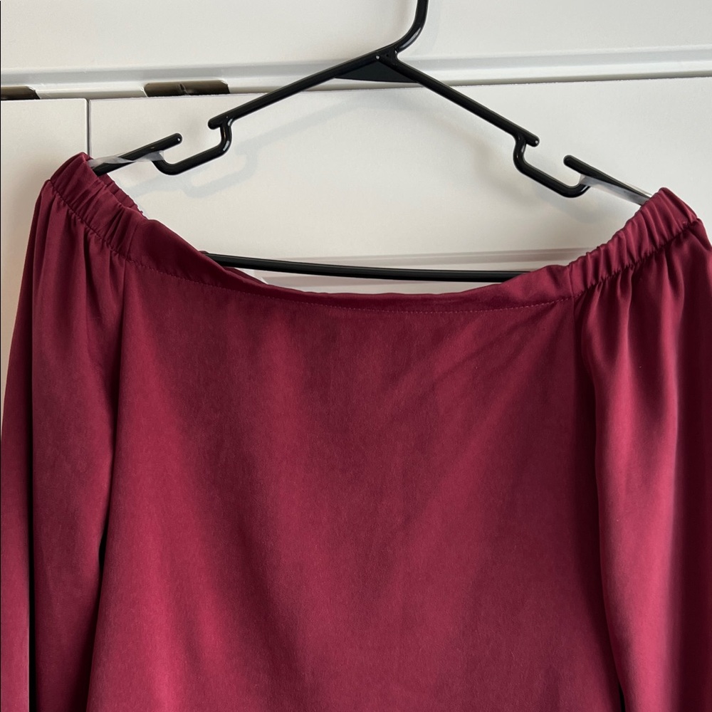 Les Amis Elegant Burgundy Off Shoulder Top - Picture 3 of 6